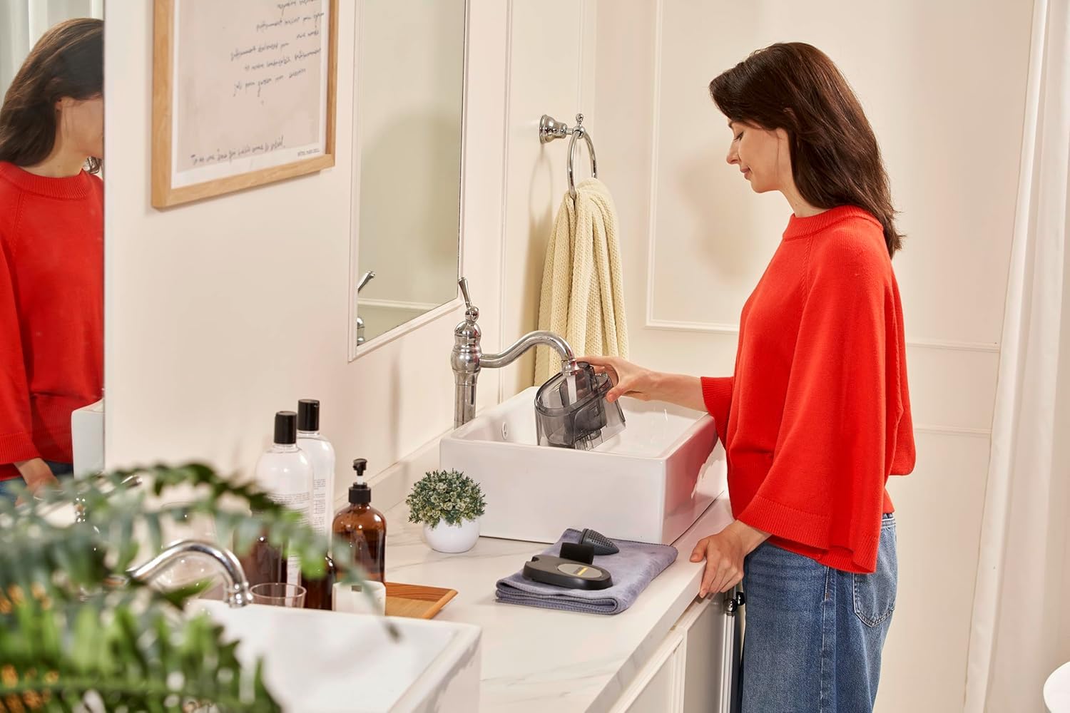 KÄRCHER aspirateur pour Matelas VCH 4 UVClean, Nettoyage hygiénique avec lumière UV-C, Rouleau Batteur et Fonction Aspiration, Puissance : 500 W, élimine acariens et bactéries, pour Les allergiques