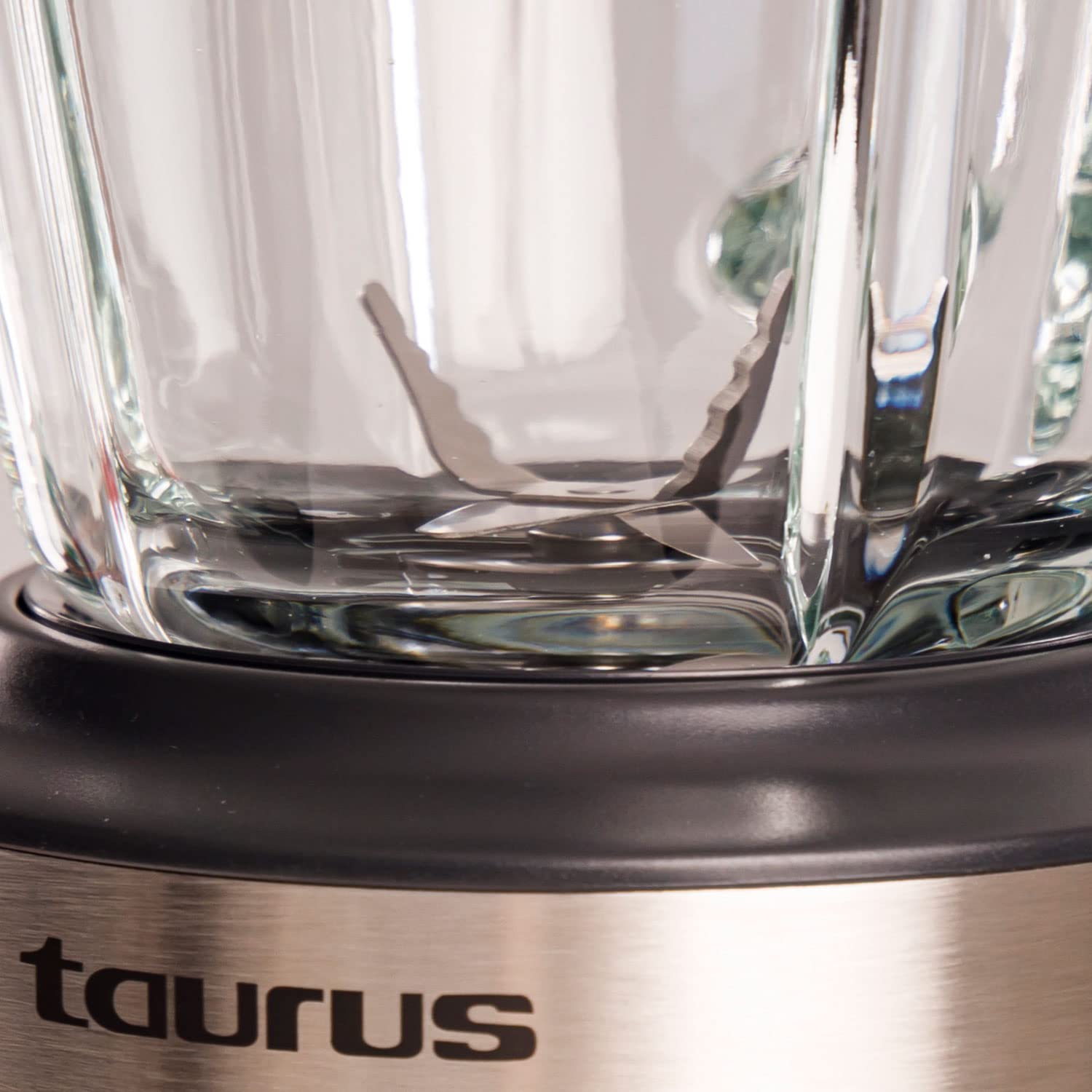 Taurus Batidora de vaso con 1200W de potencia, jarra de cristal de 1.75 L de capacidad, cuchillas de 6 filos de acero inoxidable, pica hielo, 5 velocidades + pulse