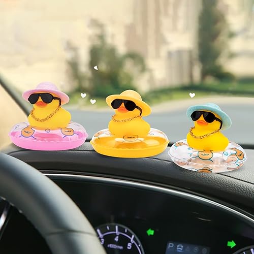 Miniatura 7 de wonuu Adornos de pato de goma para automóvil, 3 unidades, diseño de pato amarillo, decoración de tablero de automóvil, con mini sombrero, anillo de