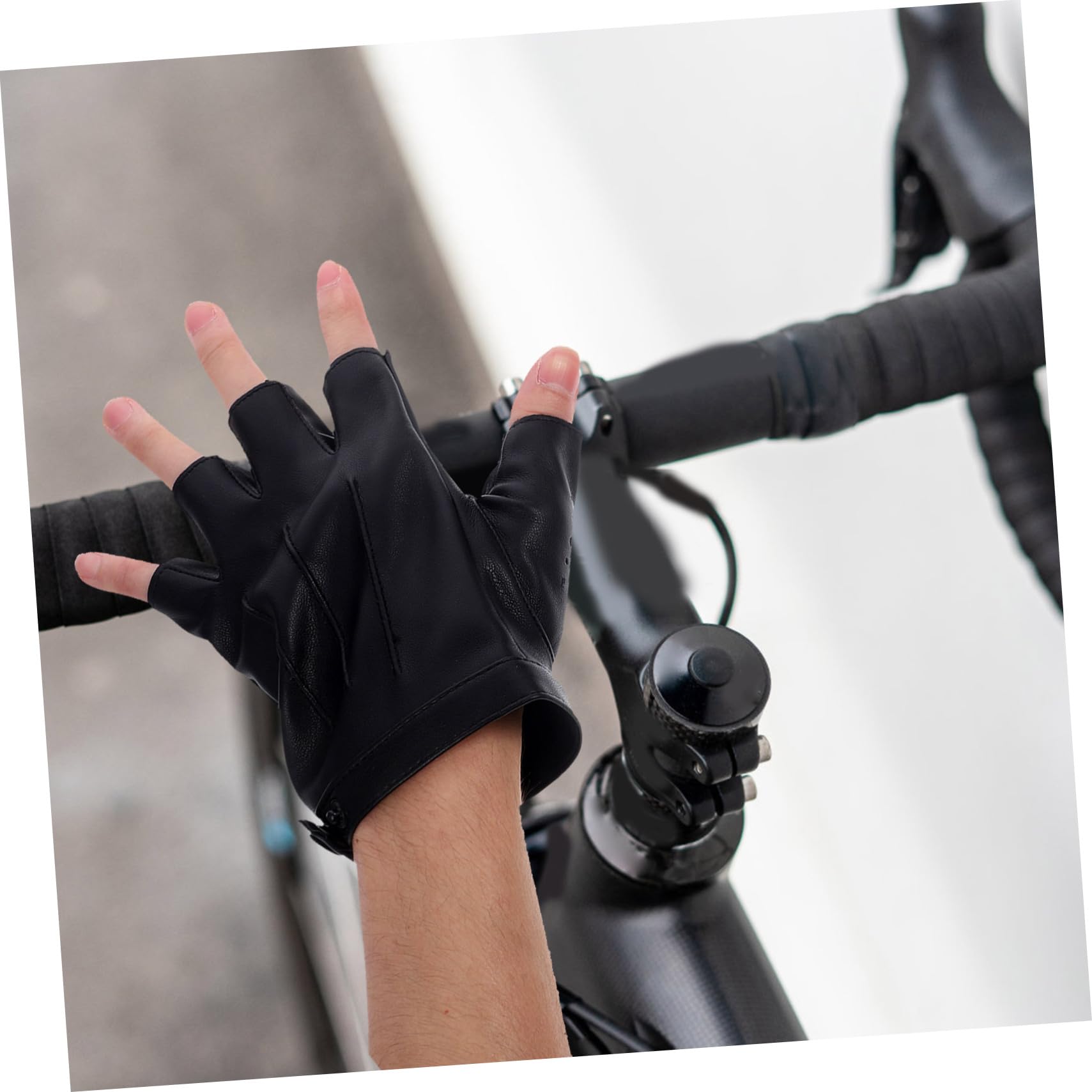 Toyvian PU Halbfingerhandschuhe für Herren Atmungsaktiv und Langlebig für Radfahren Outdoor Sport und Fitnessaktivitäten rutschfest