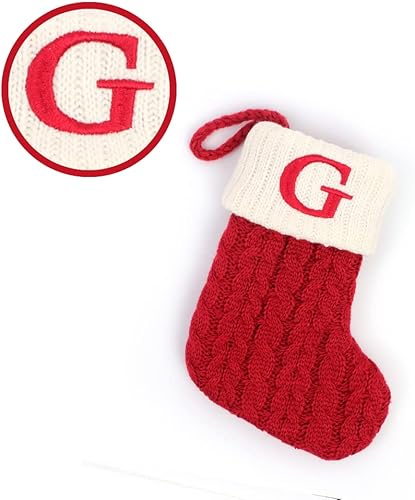 Miniatura 7 de Medias de Navidad con iniciales, 7.1 pulgadas, pequeñas letras bordadas de punto rojo y blanco, calcetín de Navidad para decoraciones familiares de