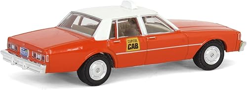 Miniatura 3 de Greenlight 97150-B The Hobby Shop Series 15-1981 Chevy Impala Capitol Cab Taxi con Hombre en Traje Escala 164