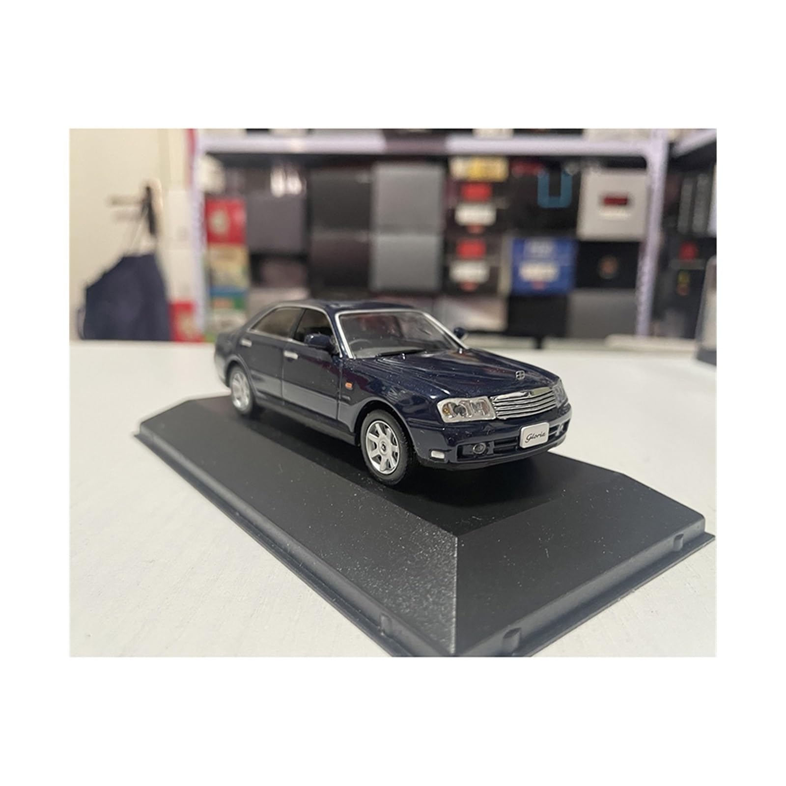 Amazon | ミニカーモデル 1:43スケール 日産グロリア Y34 ダイ