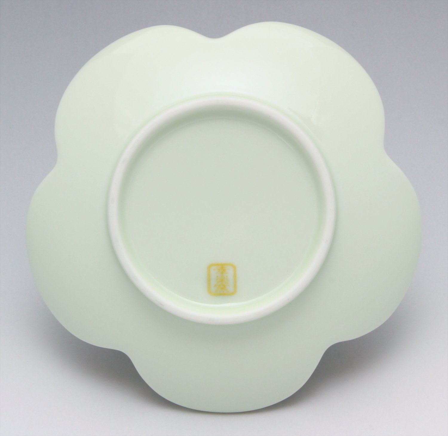 Amazon.co.jp: 有田焼 幸楽窯 4寸 銘々皿 白釉銀彩捻梅 94385 : ホーム