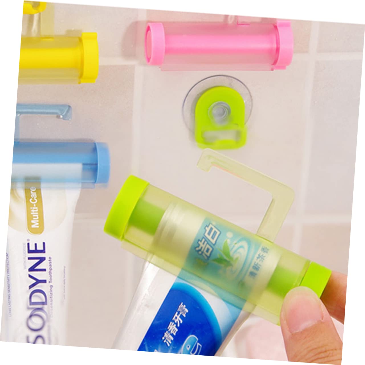 KALLORY Adhesive Squeezer Toothpaste Squeezer Roller Toothpaste Squeezer Rolling Scroll Wheel Toothpaste Tube Lotion Squeezer