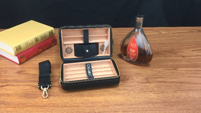 LIHTUN Zigarren-Humidor Reise-Etui - 5-in-1 Zigarrenanzünder Set Schwarz