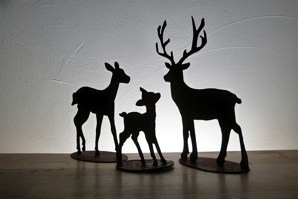 Deko Hirschfamilie Hirsch Reh Kitz Rost Edelrost Metall Rostfigur Wohndeko Gartendeko Garten-Deko Terrassen-Deko Terrasse Balkon Balkon-Deko Garten-Skulpturen Winterdeko Landhausstil Landhaus Stil Rost-Finish Rostfinish