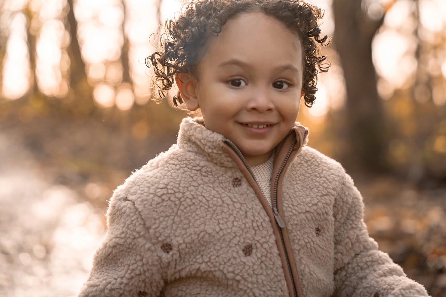 Little Dutch Teddyjacke Winterjacke Teddy Jacke mit gestickten Tannenzapfen - für Baby Jungen - mit Reißverschluss - Forest Friends - taupe (Gr. 74)
