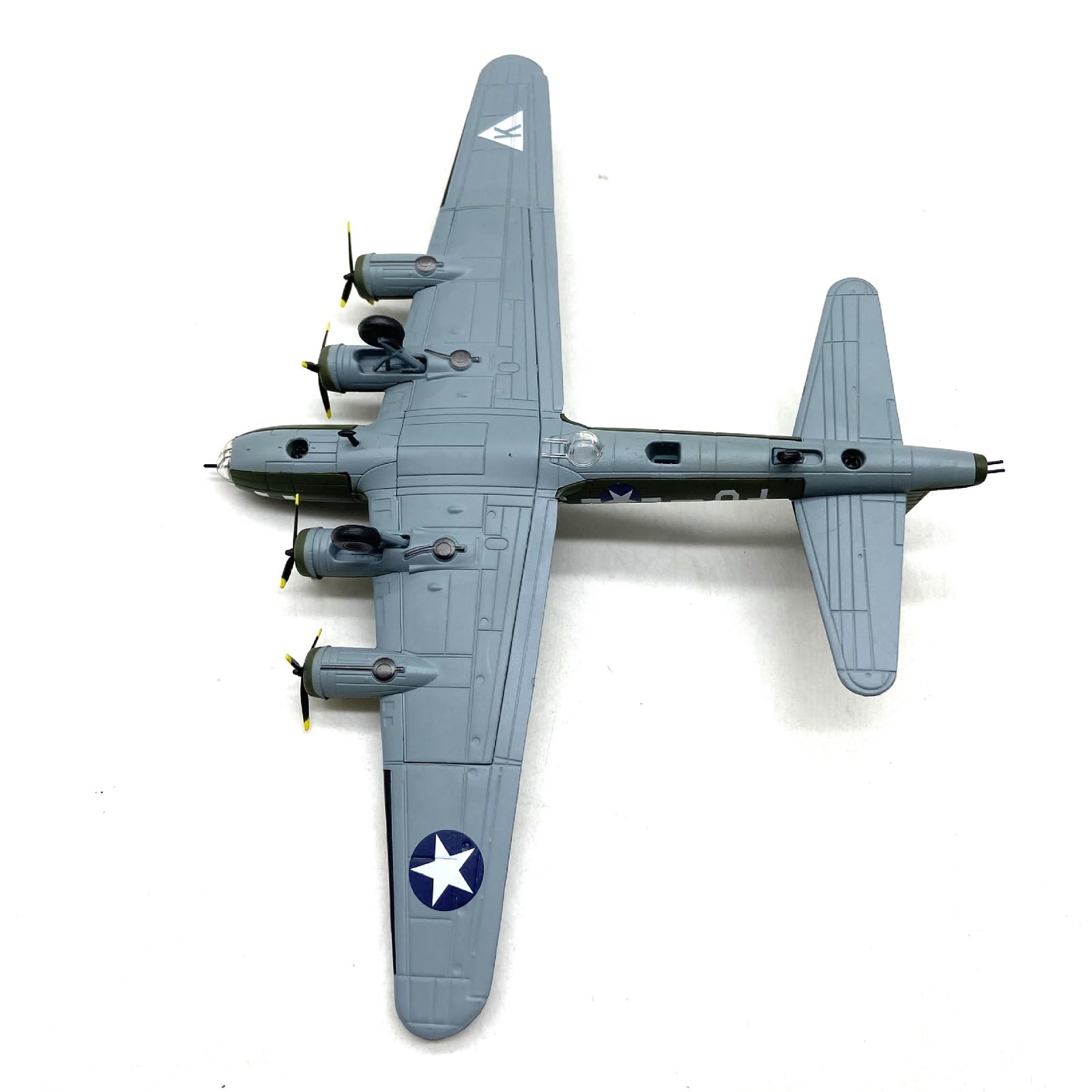 Amazon.com: ZEZEFUFU Simulation 1/144 B-17 Bomber WWII Classic B17