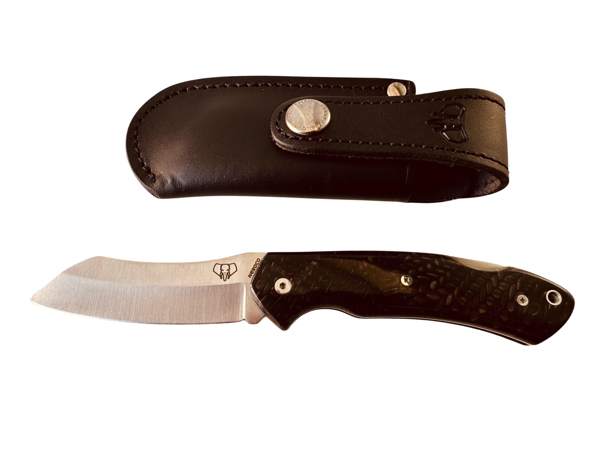 Navaja Cudeman Tundra 346-JR con hoja de acero Böhler N690Co de 8 cm de hoja y empuñadura de juma roja pulida de 10,8 cm para Caza, Pesca, Supervivencia + Portabotellas Regalo (Juma negra con funda)