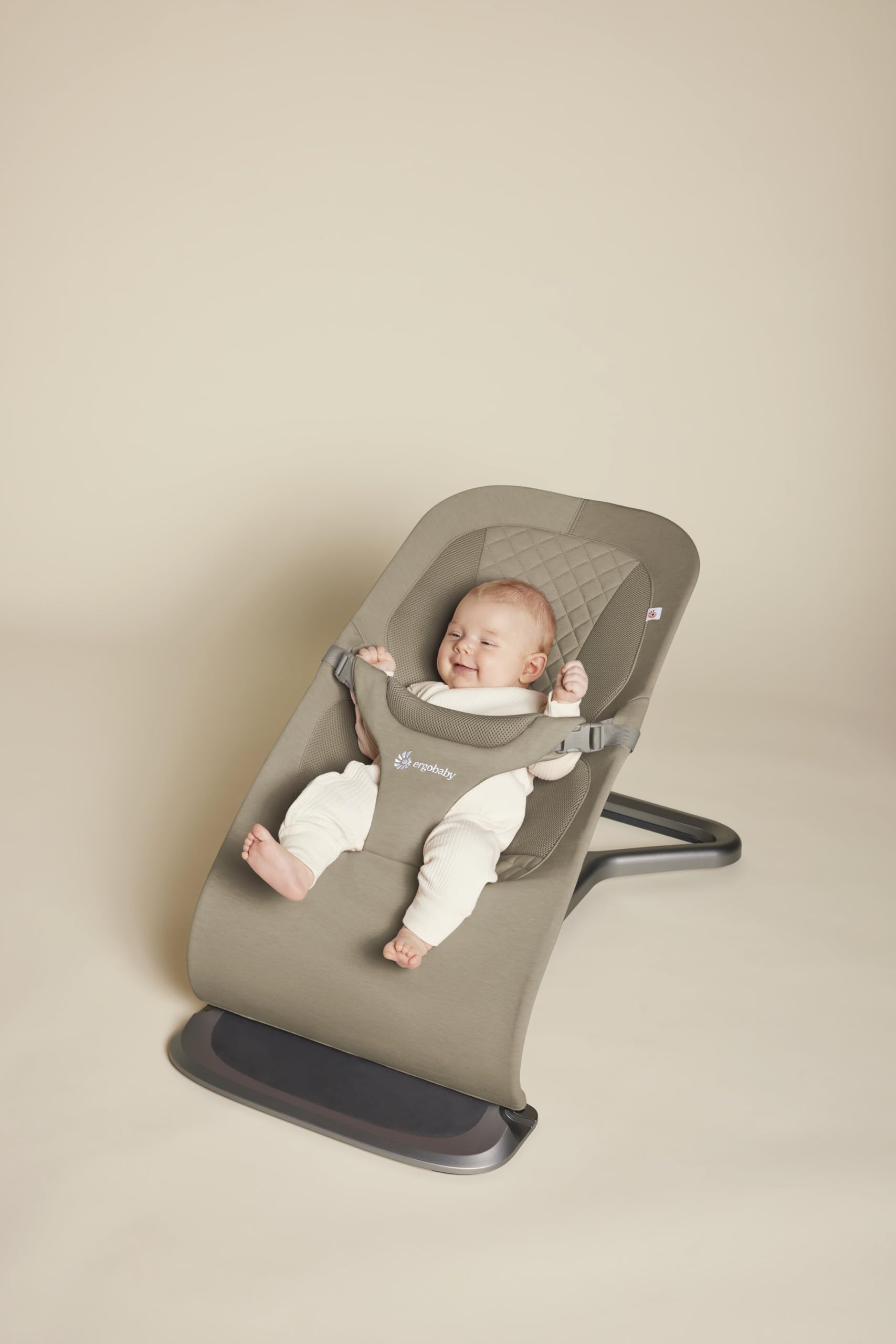 Bouncer Evolve 3-en-1 d'Ergobaby, Transat ergonomique pour nouveau-nés de la naissance à la petite enfance, balancelle avec insert pour nouveau-né (2,5 kg - 13,2 kg) (Soft Olive) | Transat Bébé Multi-Positions avec Hauteurs Réglables, Harnais Sécurisé et