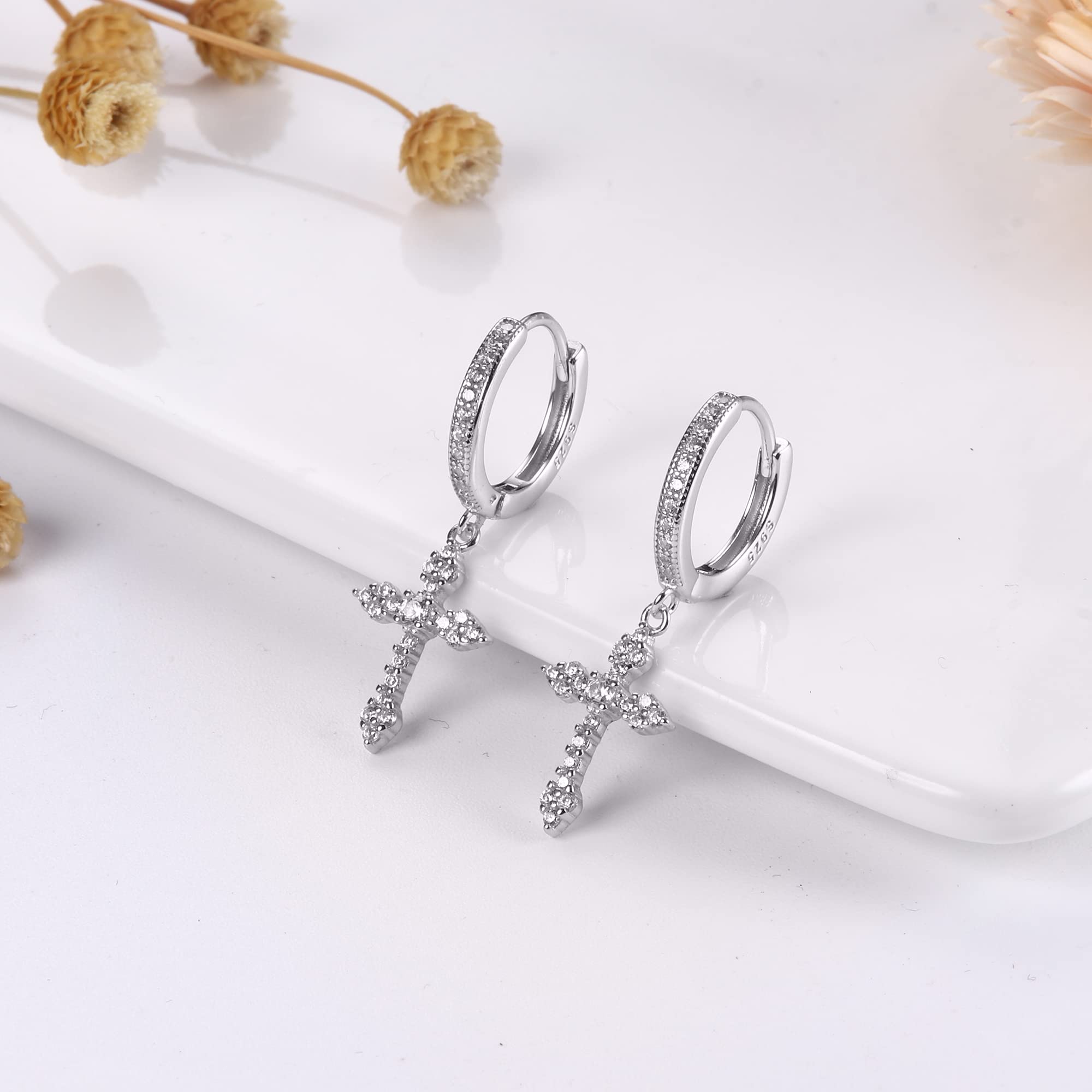 KRFY Argent 925 Boucles D'oreilles Forme de Croix pour Femme Homme Boucles D'oreilles Forme de Croix en CZ Légères de Huggie Boucles d'oreilles 18 K Or Argent