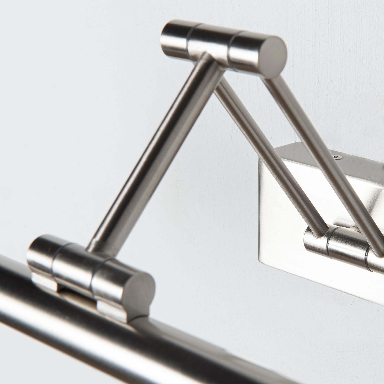 Alpinaluz Aplique LED para Cuadros 60 cm 12W en Aluminio Color Níquel con Brazo Doble Articulado Orientable en 3 Ejes, Luz Cálida 2800K, Diseño Moderno Elegante para Iluminación Interior en Estudio