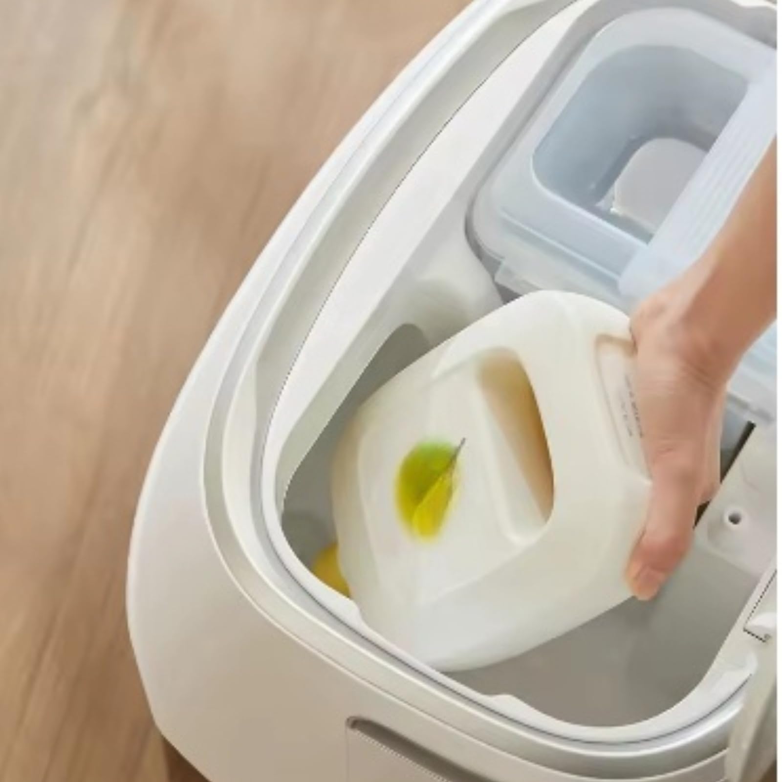 Liquido per la pulizia dei pavimenti。 Compatibile per Narwal Freo/Freo X Ultra/J4/J3/J2。 Profumato al Limone e Basilico 930ml, Soluzione Detergente Multi-Superficie(930mlx2)