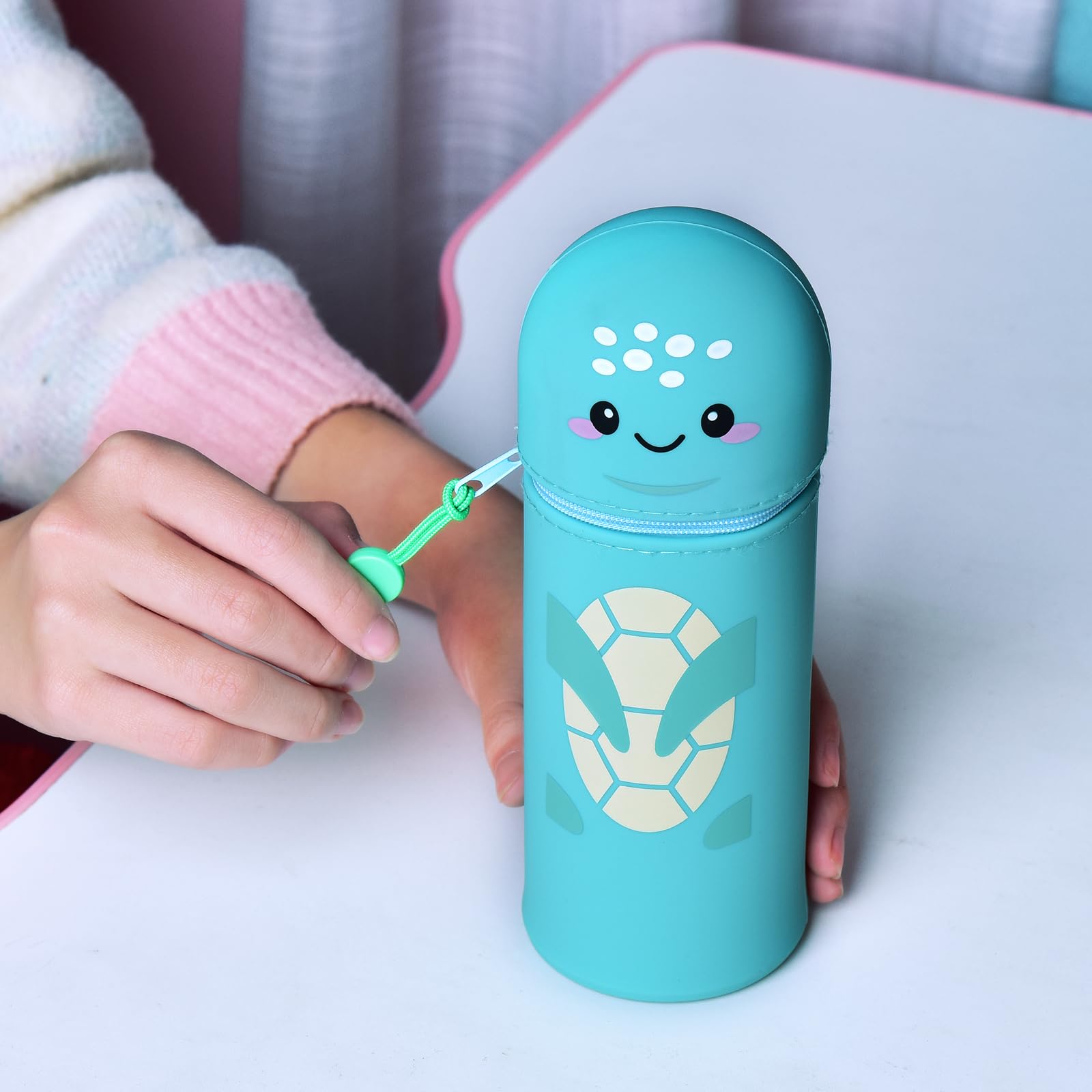 Kawaii Trousse 2 en 1 silicone souple - Porte-crayons de table, fermeture éclair, H 18,5 cm