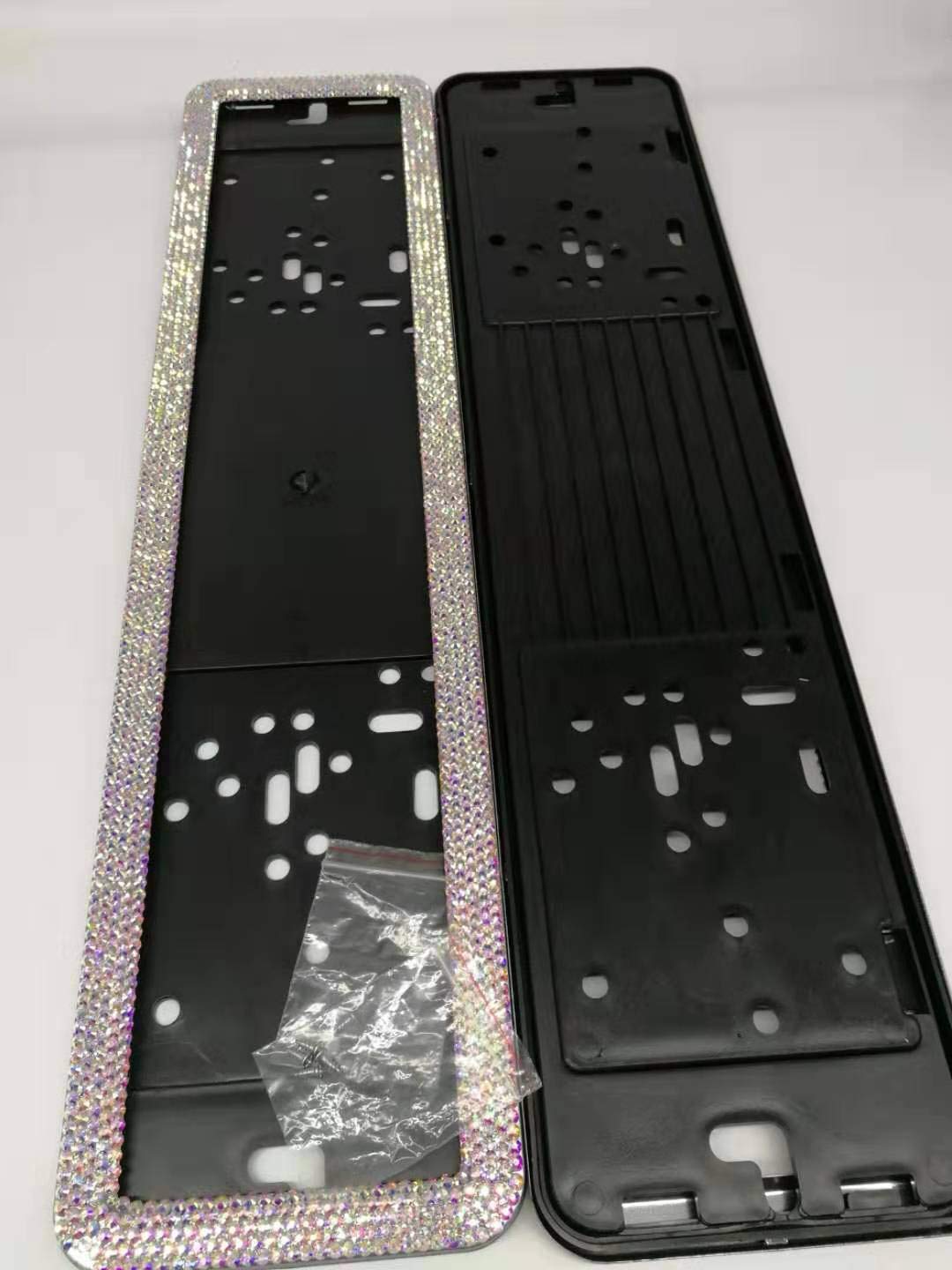 Bandiera aliana Ricamata Con Sequenze Quadrate Scintillanti, Cornice
