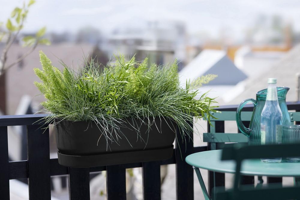 elho Greenville Easy Balcony 52 Blumentopf Balkon - Übertopf für Balkon - 100% recyceltes Plastik - Ø 52.0 x H 19.4 cm - Living Schwarz | L 21.2 x B 52 x H 19.4 cm | Integrierter Untersetzer | 100% recyceltes Plastik