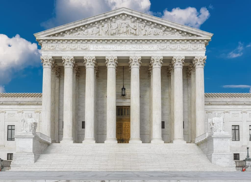 Noah Jigsaw Puzzle United States Supreme Court Building in Washington DC, USA. 1000 Pieces