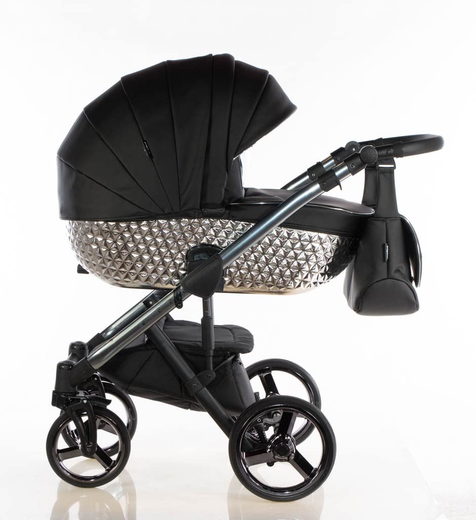Passeggino MAGNUM BBtwin 3in1 passeggino completo 3 pezzi ecopelle trio: navicella, passeggino, seggiolino auto. Dettagli in oro e argento. Nero argento
