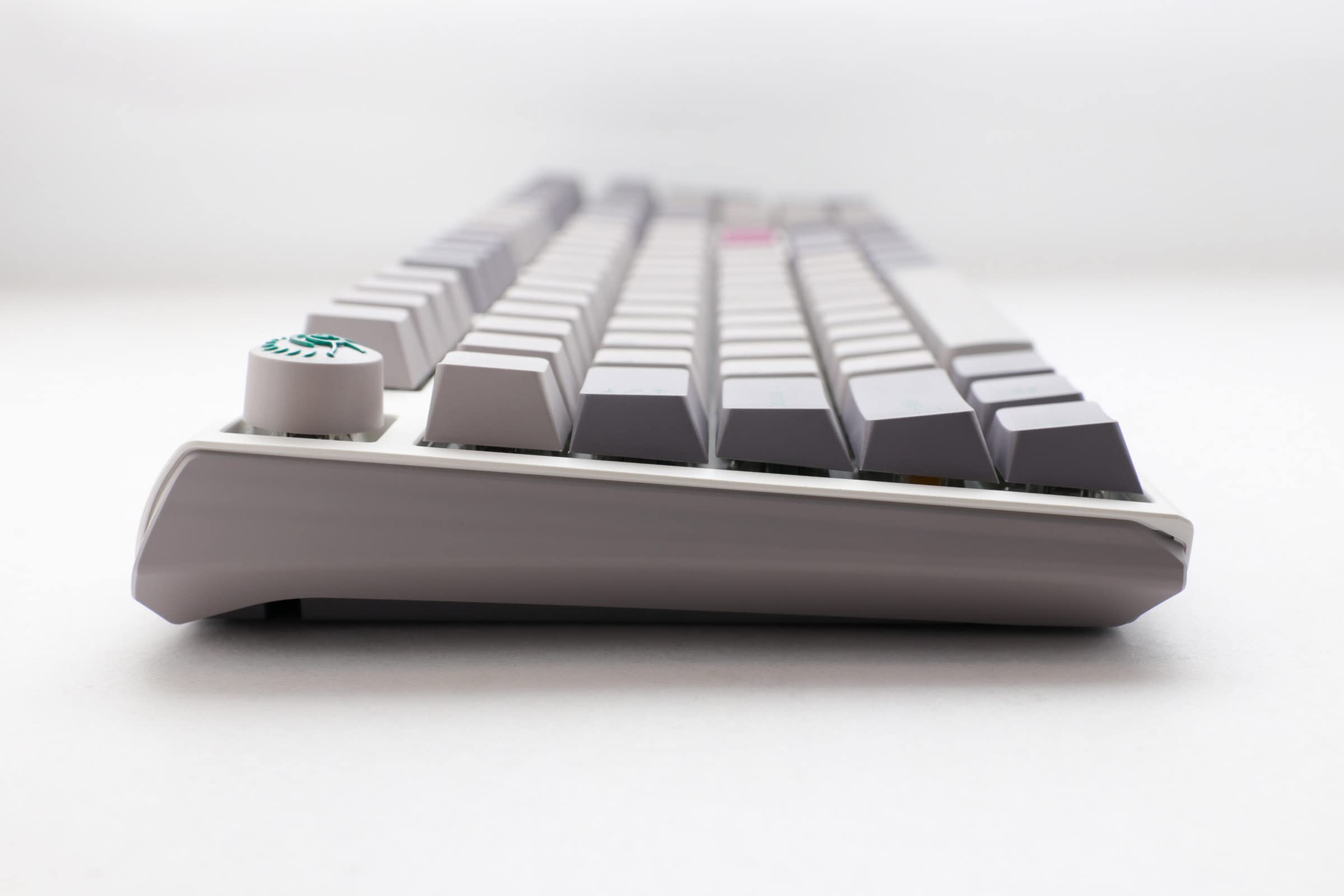 Ducky oneX ほぼ新品です。写真欲しかったらもっと出します。値下げ可能 Amazon | Ducky One 3 TKL ミストグレー ホットスワップ RGB ダブル
