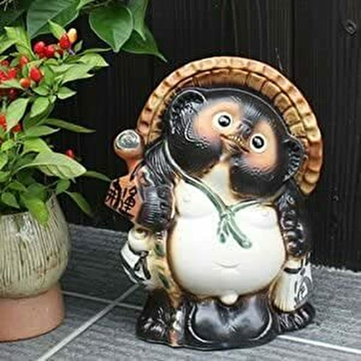 【滋賀の伝統工芸品】信楽焼　たぬき　8号サイズ　開運　置物 Amazon.co.jp: 滋賀の伝統工芸品 信楽焼 たぬき 8号サイズ 開運