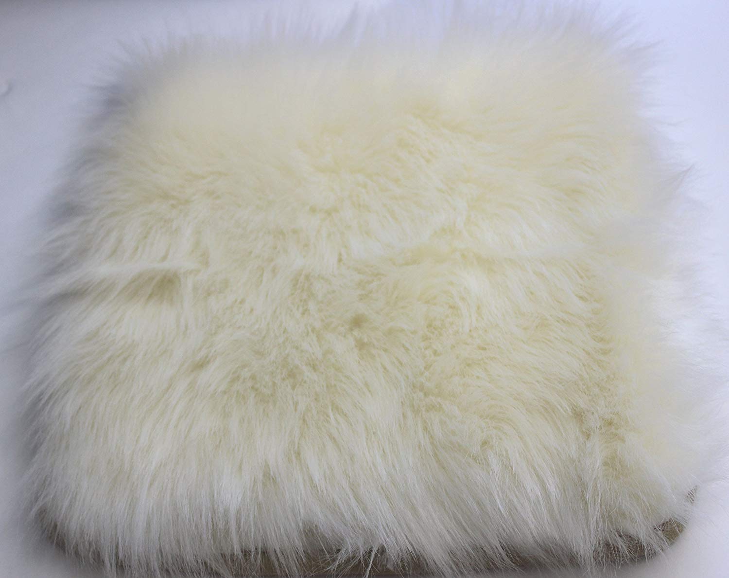 Amazon｜シートクッション フェイク シープスキン ムートンラグ