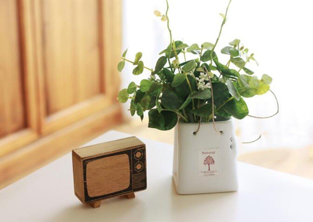 Wooden music box with clockwork Music Box Retro square TV shape 1 pack