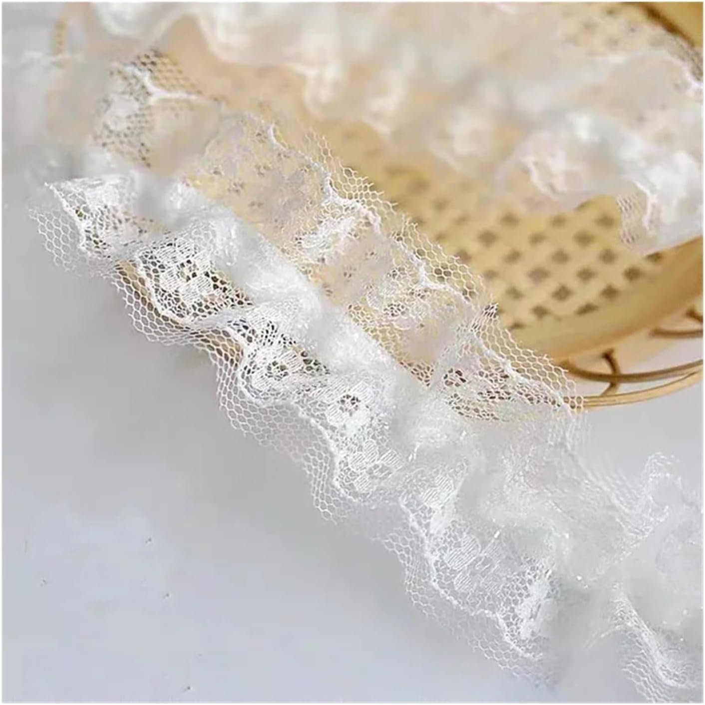 Ruban dentelle tulle extensible de 4 cm en blanc bianco pour couture