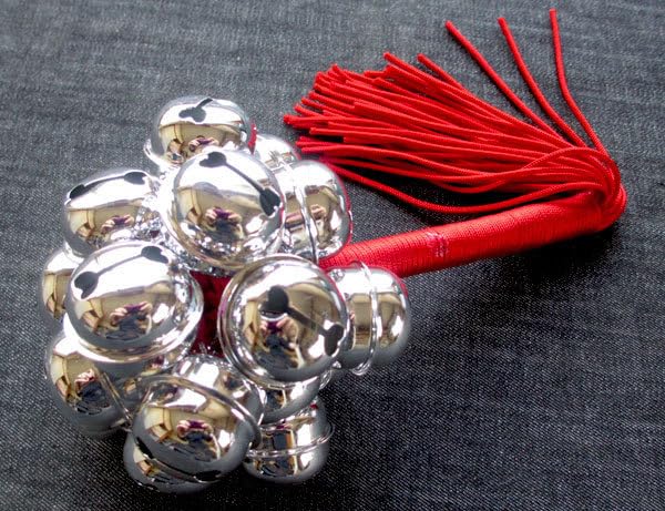 馬子唄鈴　赤　鈴 馬子唄鈴】金メッキ鈴（大小サイズ混合）/赤(持ち手部分) | 仁木