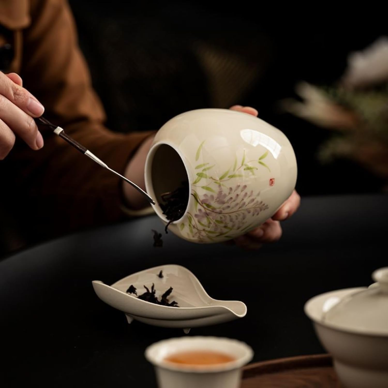 Hand-drawn Ceramics Tea Canister, 460ml 12.6oz, Household Chinese Style Sealed Jar Storage Tank