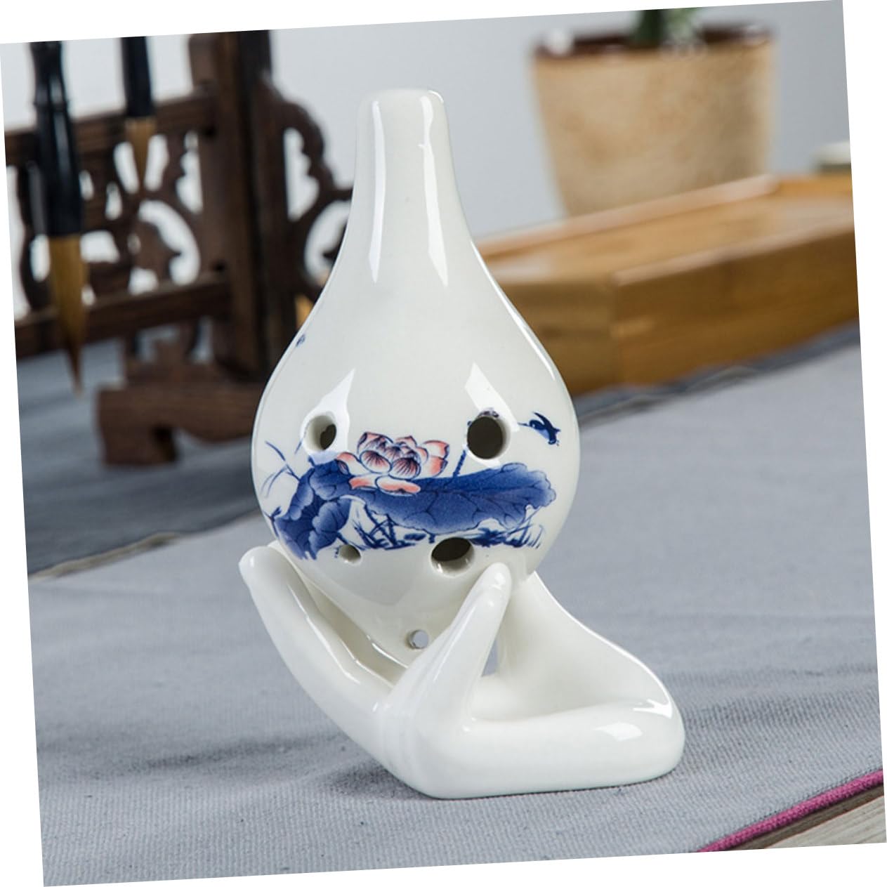 Supporto in Ceramica Bianco a Forma di Mano per Espositore Ocarina 6 Fori, Set 6 Pezzi per Esposizione Elegante e Conservazione Comoda in Ufficio