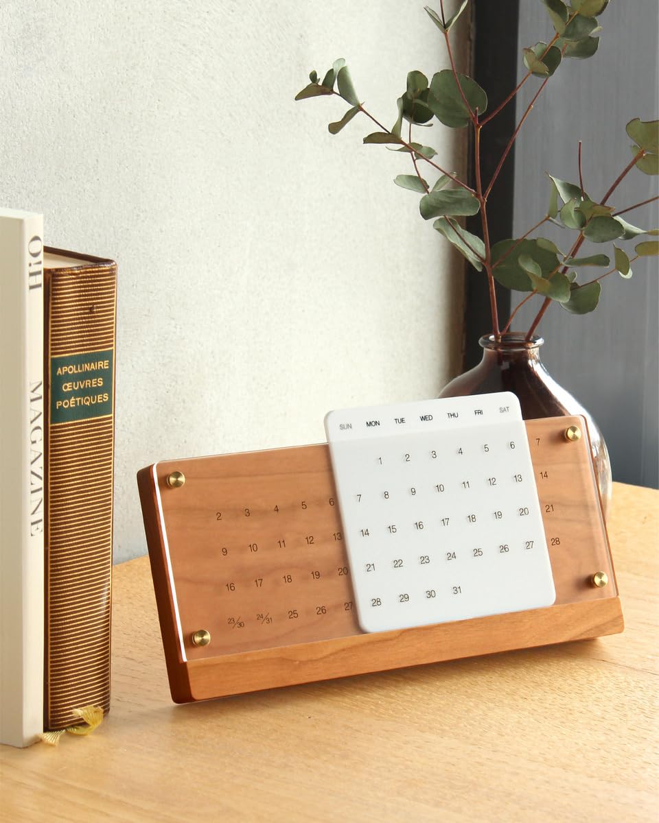 Amazon | 「Desk Calendar Eternal」木が経年変化しながら年月を刻む