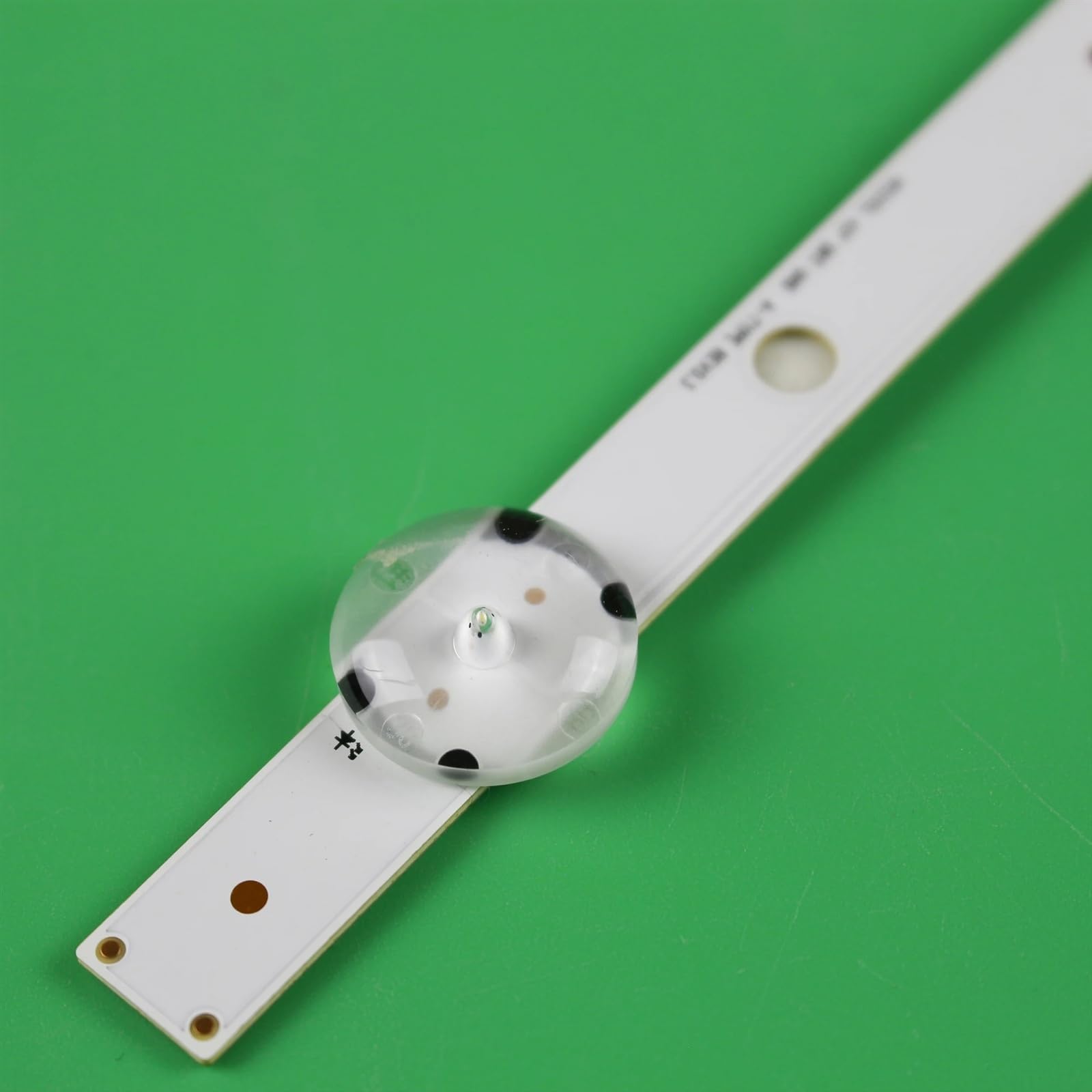 Barre de Bande de rétroéclairage LED, 8/9 Lampes, Compatible for Toshiba TV 43 Pouces LT-43C870 LT-43C862 43U6863DB 17DLB43VER3-BA LUX0143004/01 VES430QNDB-2D-N11