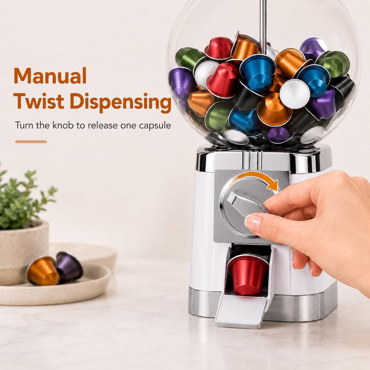 Dispensador Manual de cápsulas de café para mostrador y Zona común | El selector regulable guía diferentes formatos compatibles hacia la salida inferior durante la rotación completa del mando.