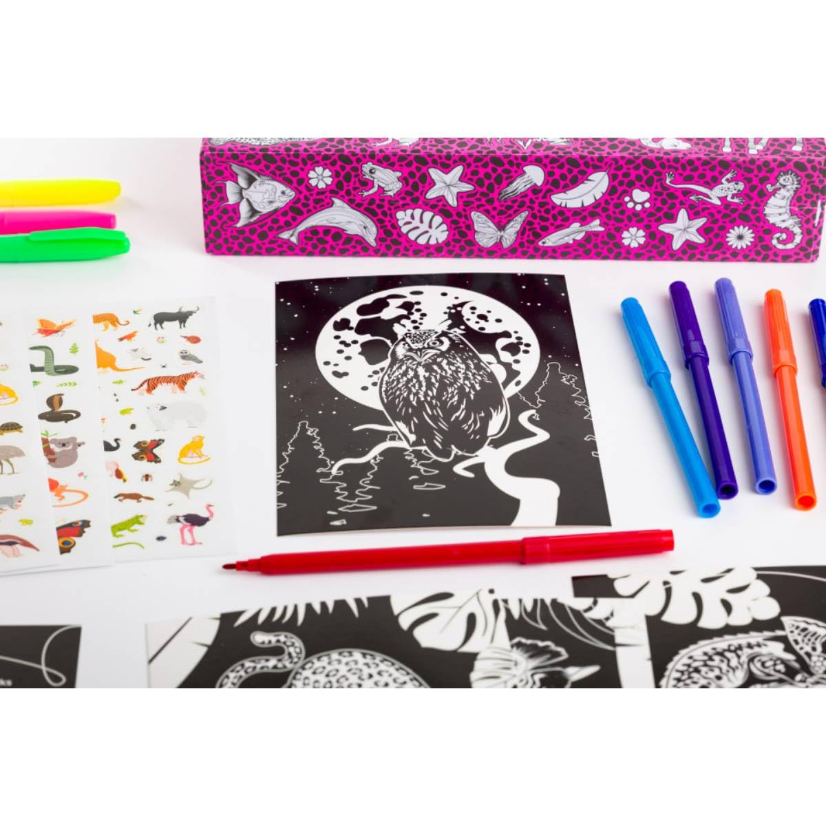 Bookoli - Glow in the Dark Animal Activity Case - Neon Colour & Carry Kit - Kids Colouring Sets - Arts and Crafts for Kids - Image 3