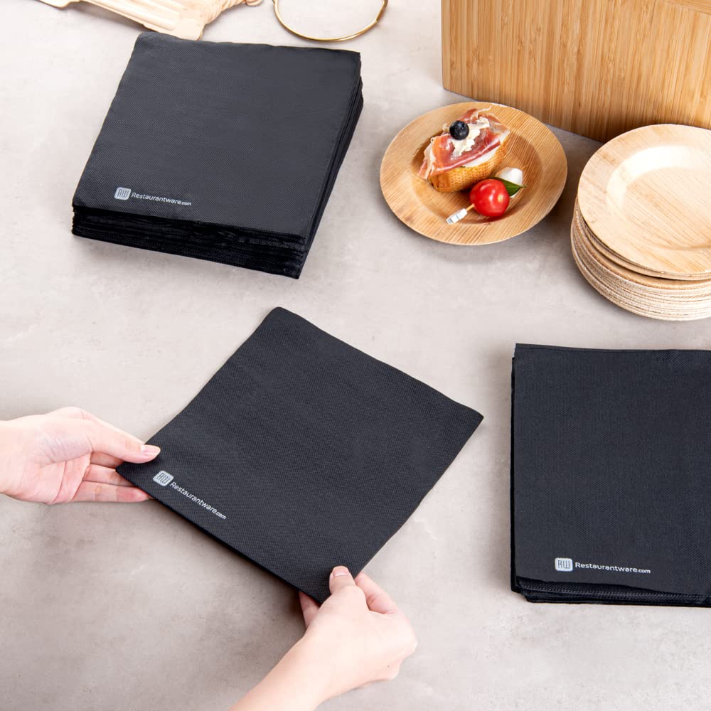 Restaurantware Luxenap - Servilletas de cena de 2 capas de 15.5 x 15.3 pulgadas, 50 servilletas desechables, suaves y absorbentes, de papel negro, plegadas, cuadradas para almuerzo, cena o uso diario