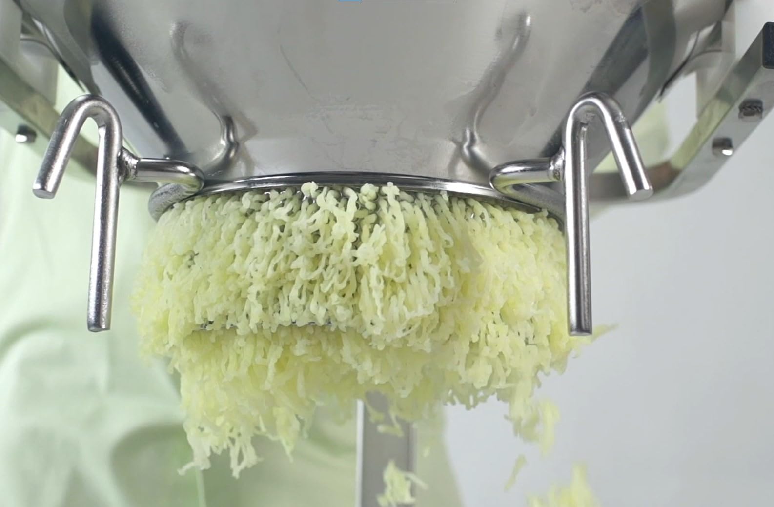 MOULIN INOX PROFESSIONNEL N°5 AVEC GRILLE 3 MM