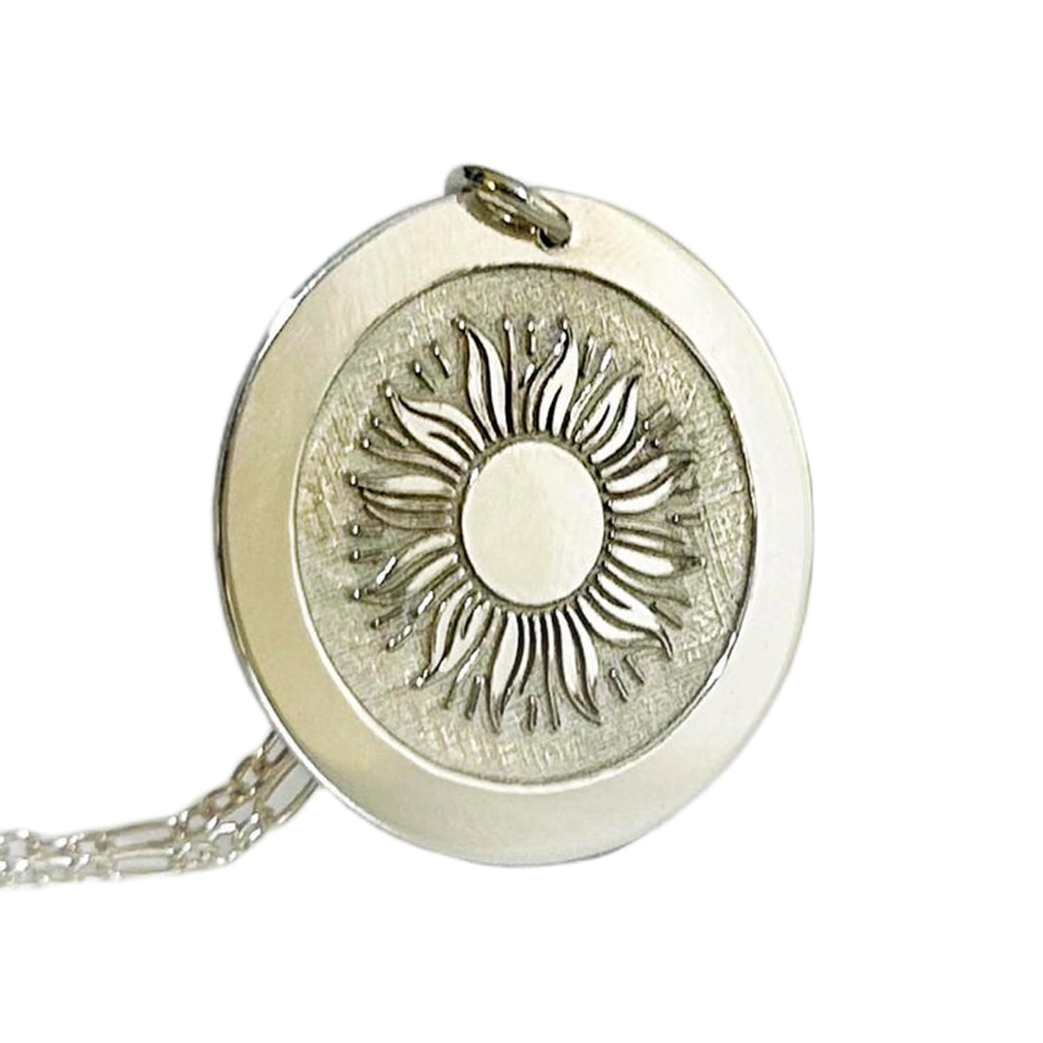 Collier soleil gravé argent médaillon disque pièce de monnaie 45 cm