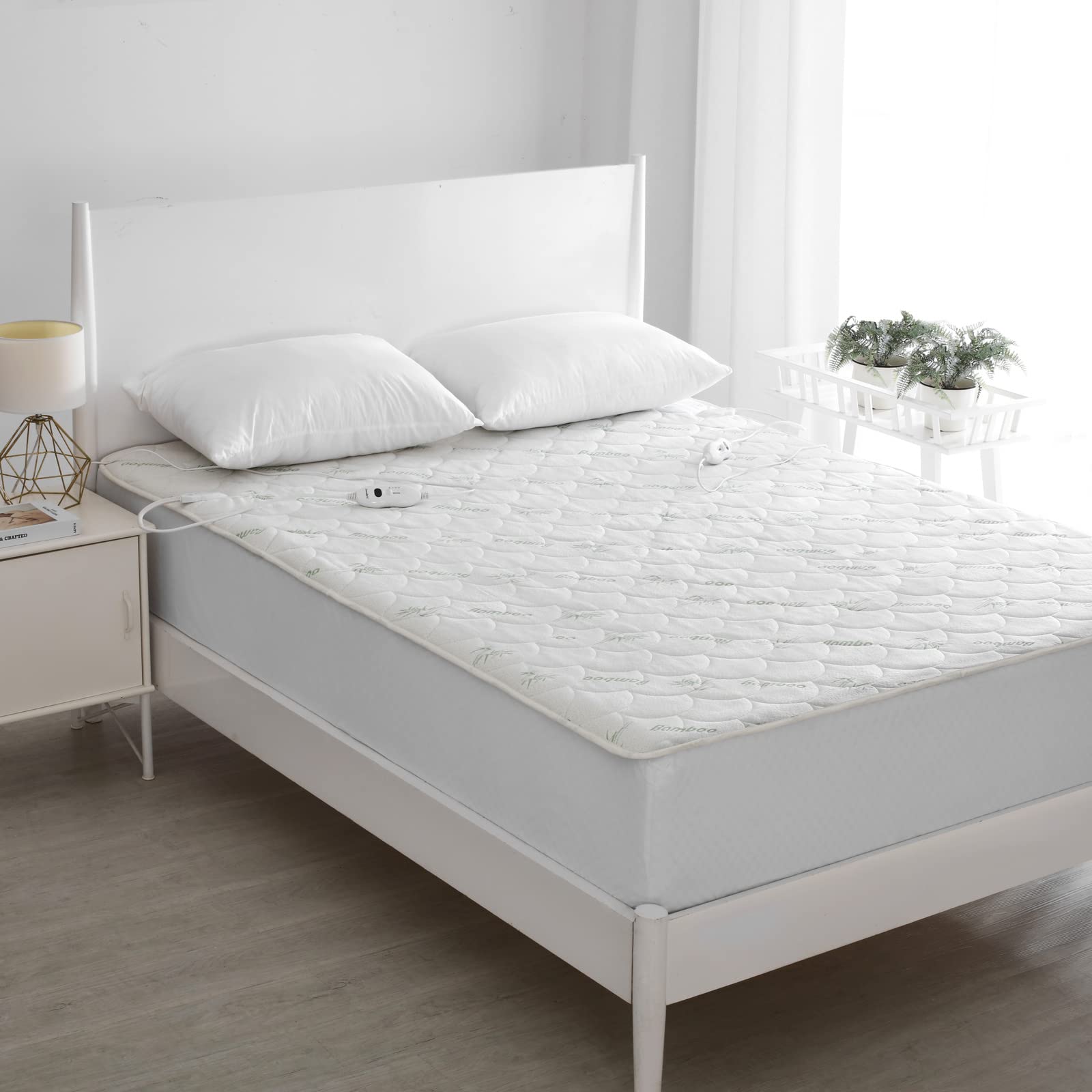Dreamaker Bamboo Quilted Electric Heated Blanket Fully Fitted with Overheat  Protection Eco-friendly Lightweight Machine Wash Adjustable 3 Heat Settings  with LED Display 2 Detachable Controller (Queen): Blankets u0026 Quilts:  Amazon.com.au