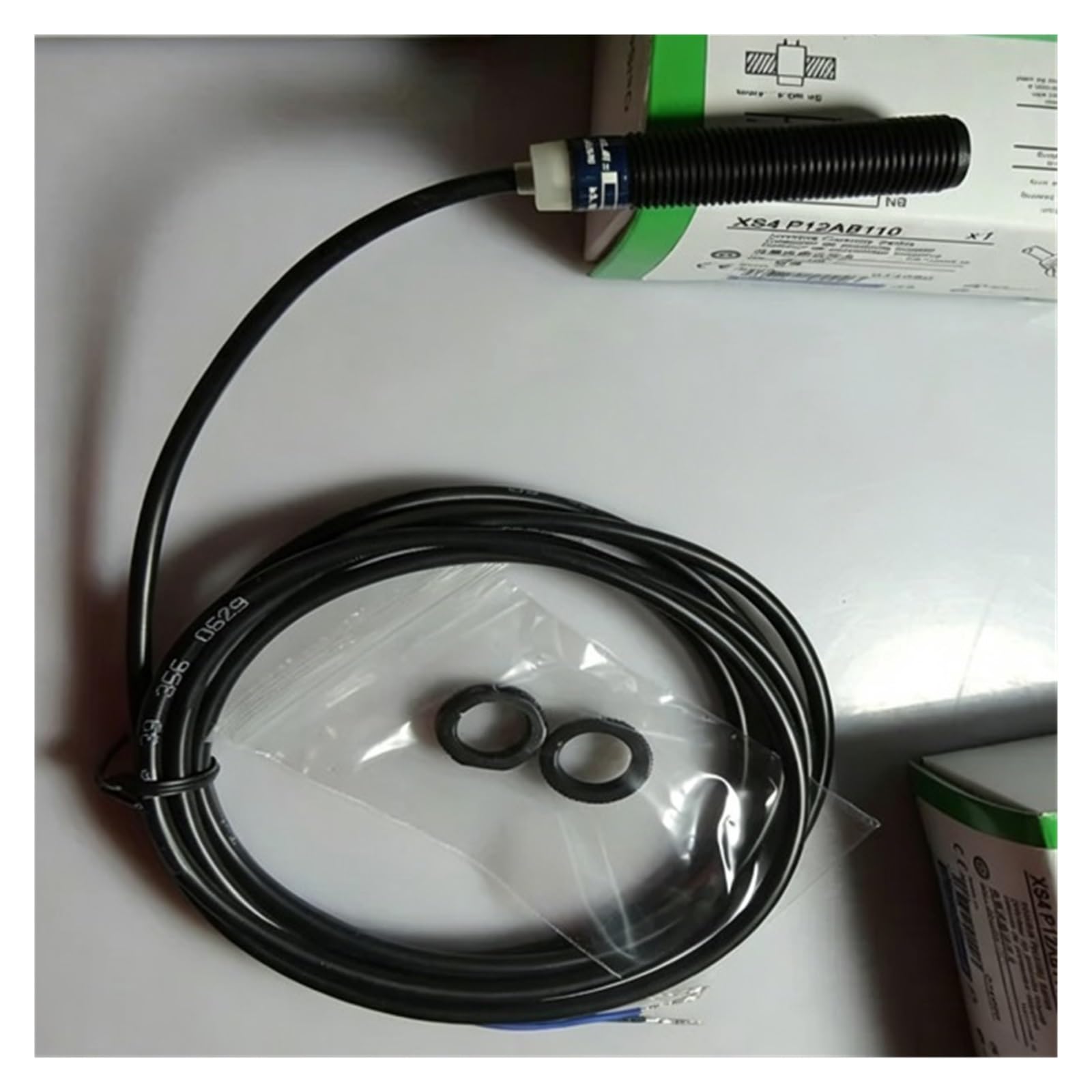 CXDFRSER 1pcs XS4-P30PB340/P30PA340 Inductive sensor(XS4-P30PB340)