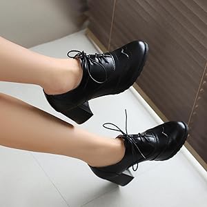 【2plan】Antique round shoes Amazon.com | Women's Vintage Lace Up Oxfords Wingtip Mid