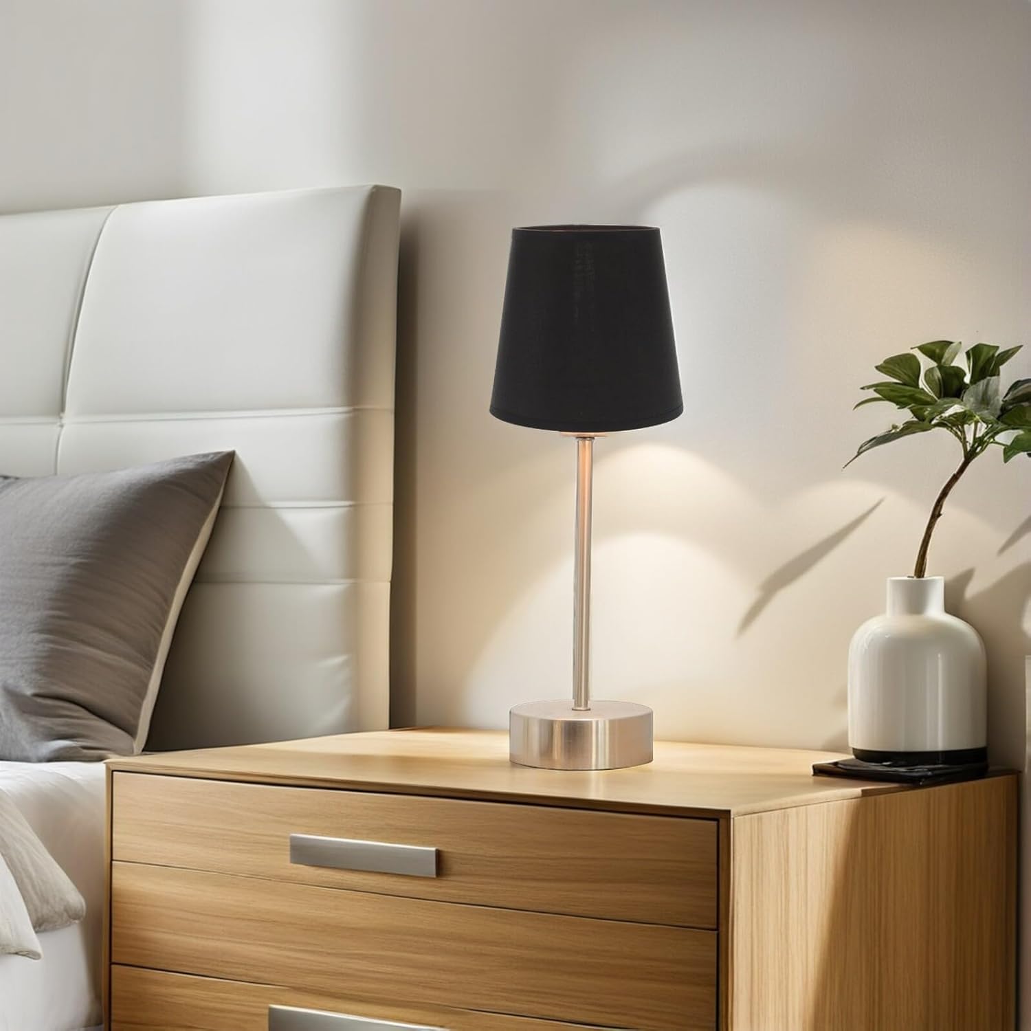 TOYANDONA 6Pcs Black Metal Barrel Lampshade with Gold Interior Modern Small Screw Socket Replacement Bulb Guard for Table Lamps and Vintage Chandeliers