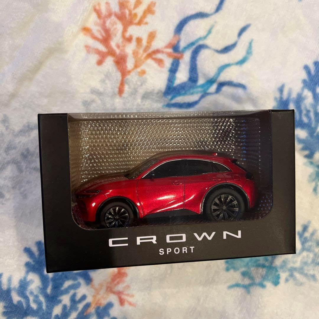 トヨタ クラウンスポーツ ミニカー 赤 Q Amazon.co.jp: トヨタ