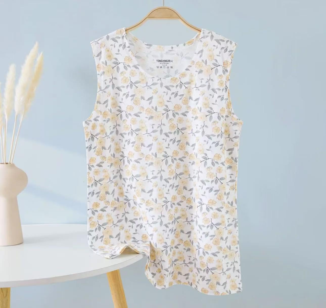 MIXZONES Middle Elderly Women's Tank Top for Summer Sleeveless Scoop Neck Workout Loose Fitted Basic Cami (US, Alpha, Large, Regular, Regular, Yellow)