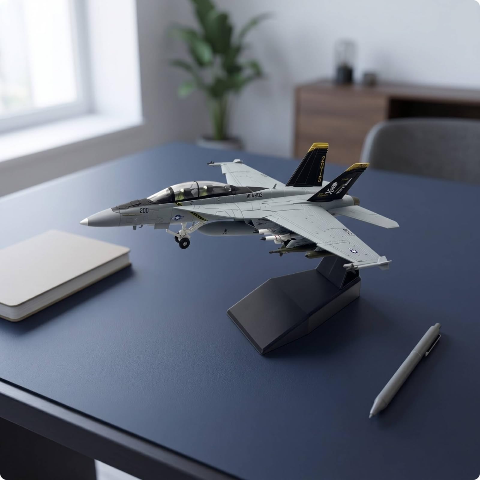 harayaa Modello Aereo da Caccia Aereo Militare Modellino da Collezione Statico in Lega Metallo Finitura Carrello di Atterraggio Dettagliato con Base da Tavolo, 1/100 F/A-18 Bounty Hunters
