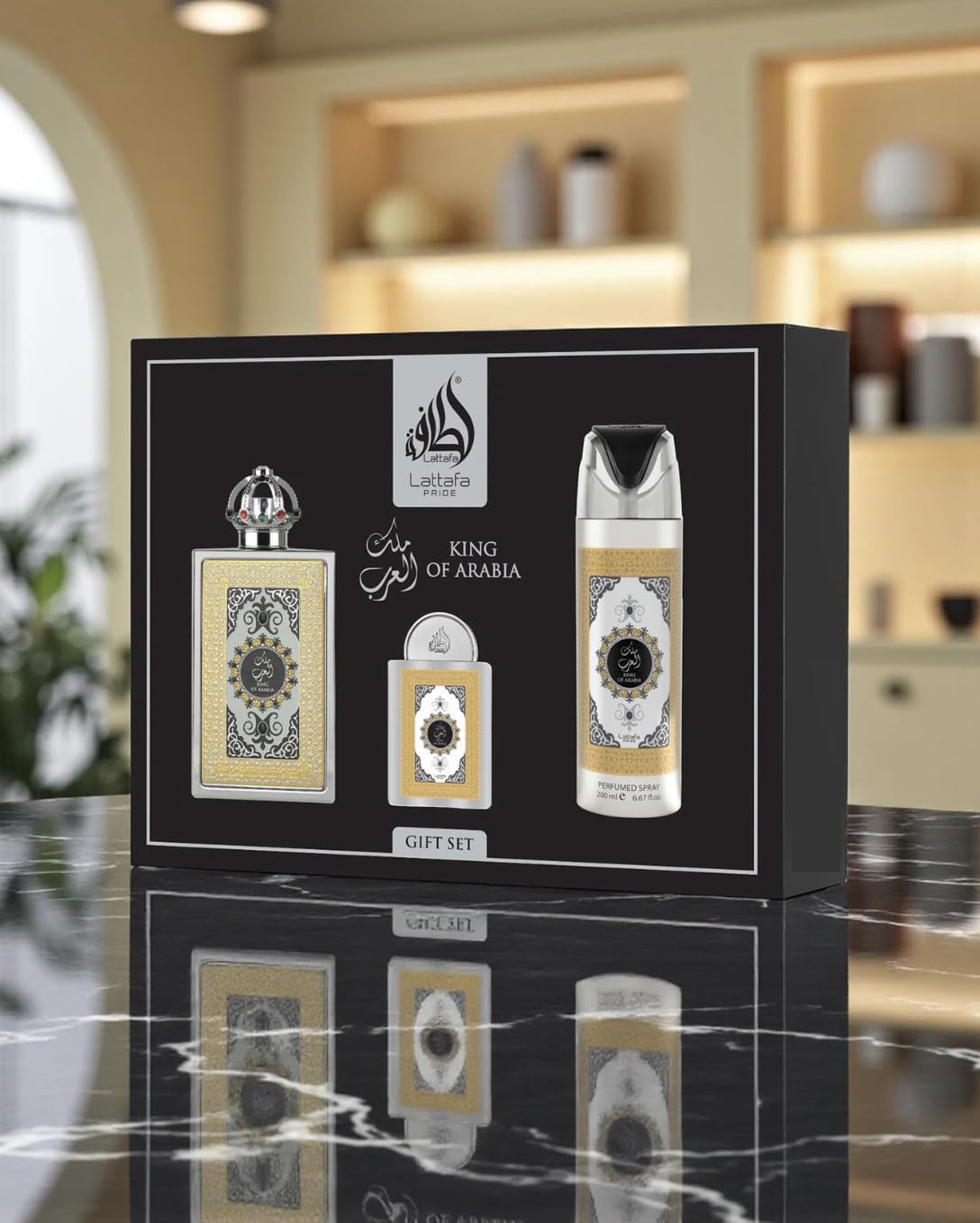 Lattafa King of Arabia - Set regalo, profumo arabo da uomo, durevole, include profumo EDP 100 ml + mini profumo 20 ml + deodorante 200 ml + atomizzatore fragranza legnosa dolce (King of Arabia Gift