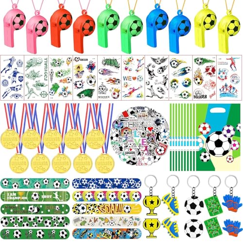 SXFENG Artigos de festa de futebol aniversário, crianças, 110 peças futebol artigos de festa de aniversário com futebol globo, porta-chaves, medalhas, apito, tatuagem, sacos de presente para ananás