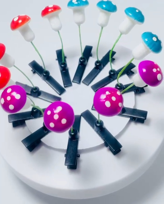 Amazon.com : 30PCS Cute Mushroom Sprout Hair Clips for Women  display picture 1
