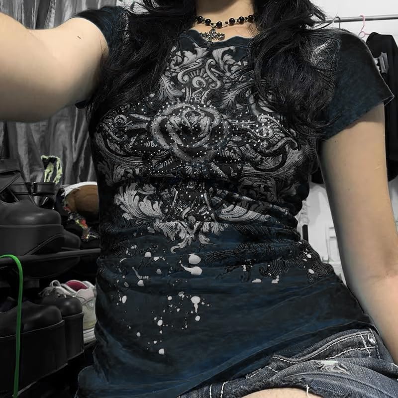 Grunge Shirts Women Y2K Long Sleeve Crewneck Striped Gothic Crop Tops Teen Girls Slim Emo Tees Aesthetic Streetwear2