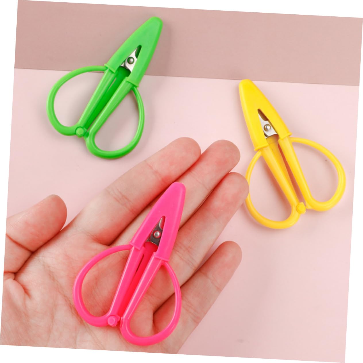 SEWACC 30pièces Mini Ciseaux De Couture Ciseaux De Voyage Sécurisés Pour Et Découpe De Fils Et Ergonomiques Avec Capuchon De